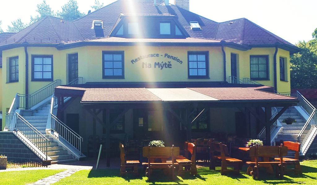 Penzion - Restaurace Na Myte Sezimovo Usti Eksteriør billede